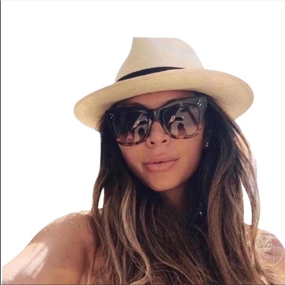 Celine Accessories - Super stylish Celine sunglasses ♥️